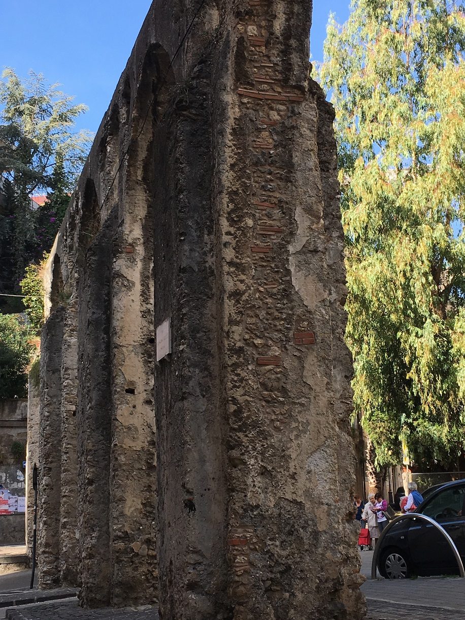 medieval aqueduct (12).JPG